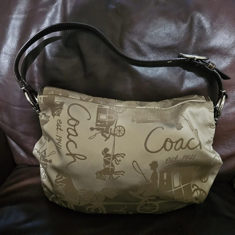 NWOT Coach Brown Satin Horse & Carriage Shoulder Bag - Picture 2 of 4